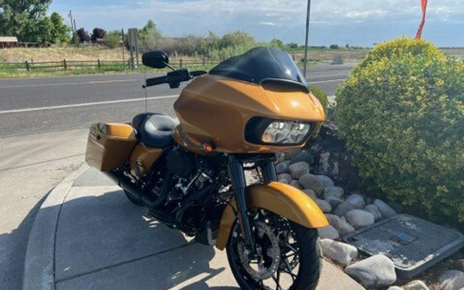 2023 Harley-Davidson Road Glide Special Prospect Gold – Black Finish