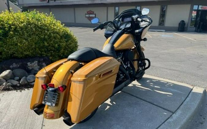 2023 Harley-Davidson Road Glide Special Prospect Gold – Black Finish