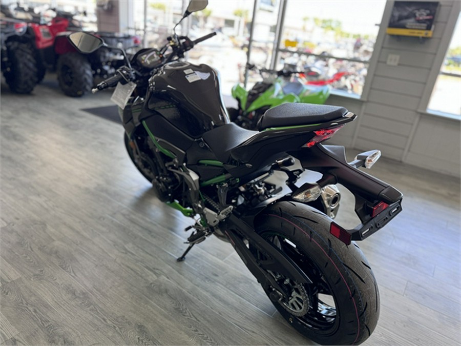 2024 Kawasaki Z900 SE