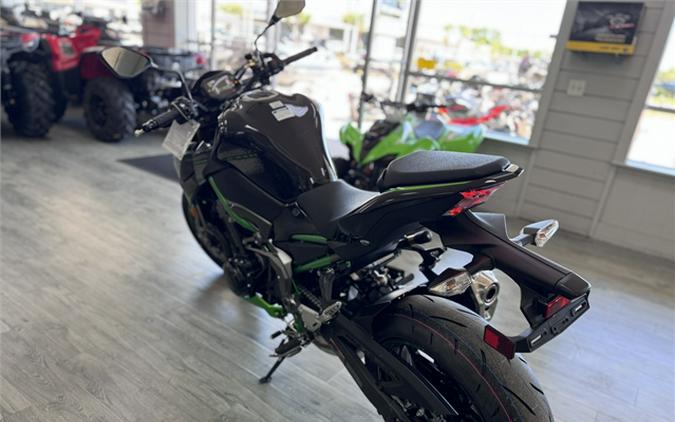 2024 Kawasaki Z900 SE