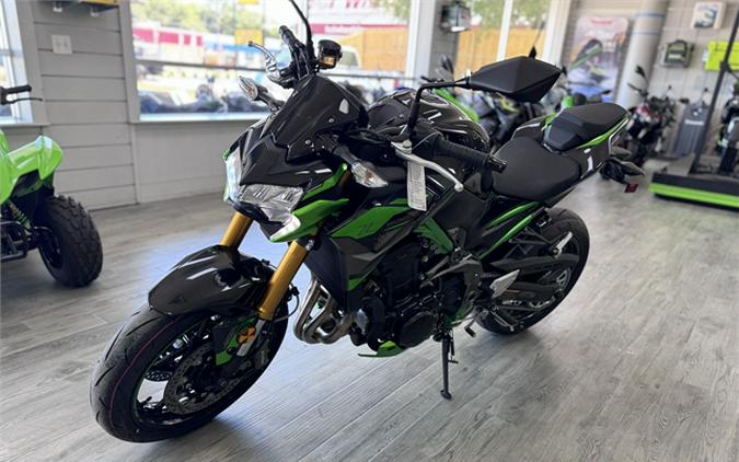 2024 Kawasaki Z900 SE