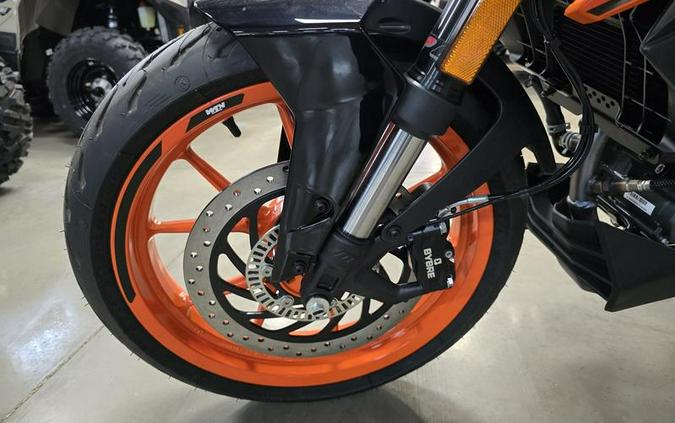 2023 KTM 200 Duke