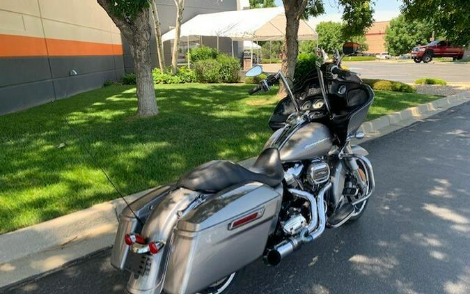 2017 Harley-Davidson Road Glide Billet Silver