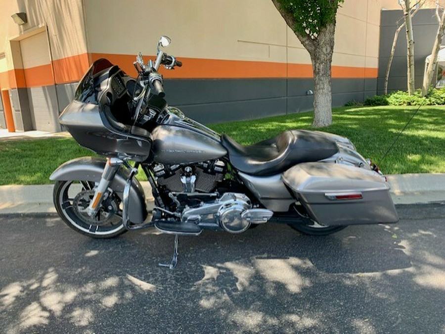 2017 Harley-Davidson Road Glide Billet Silver