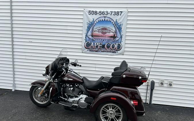 2022 Harley-Davidson® Tri Glide® Ultra Midnight Crimson/Vivid Black