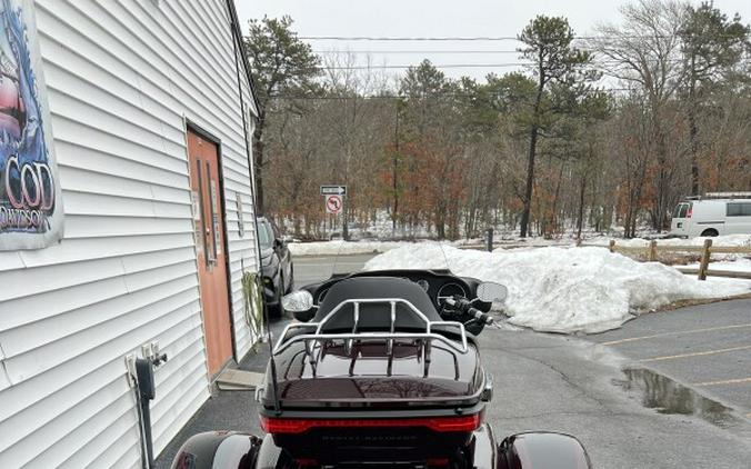 2022 Harley-Davidson® Tri Glide® Ultra Midnight Crimson/Vivid Black