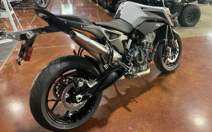 2024 KTM 790 Duke