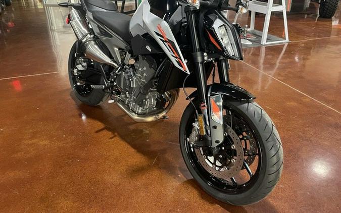 2024 KTM 790 Duke