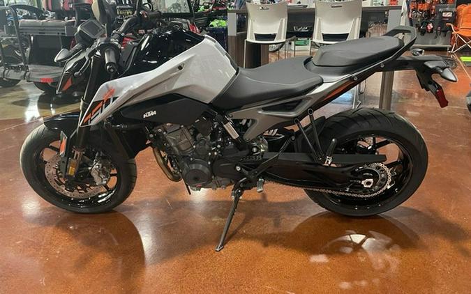 2024 KTM 790 Duke