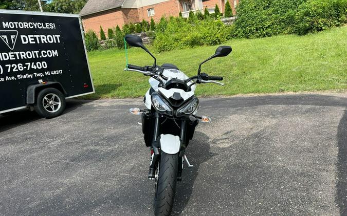 2024 Triumph Street Triple 765 R Crystal White REET TRIPLE R