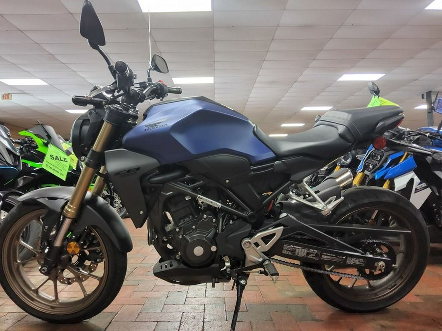 2022 Honda® CBR300R ABS