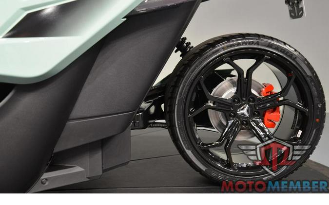 2026 Slingshot R AutoDrive