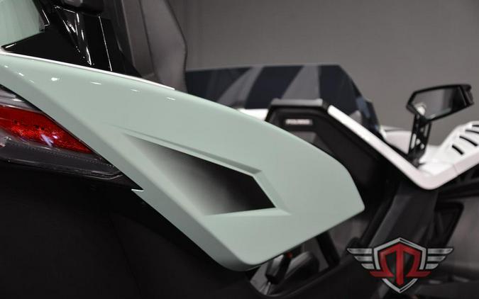 2026 Slingshot R AutoDrive