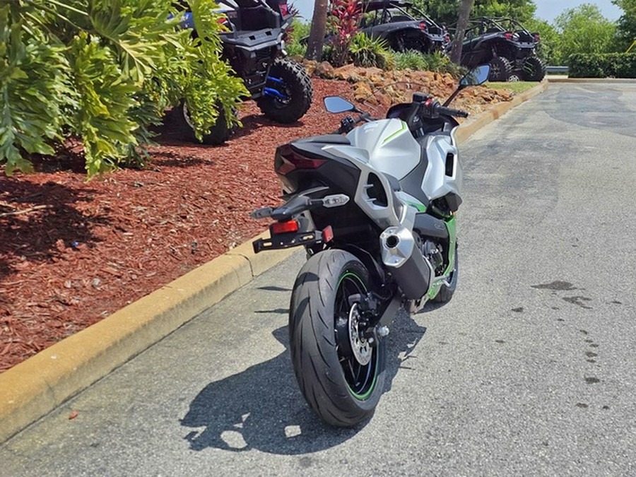 2024 Kawasaki Ninja 7 Hybrid ABS