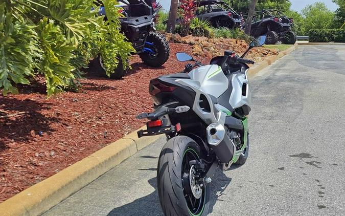 2024 Kawasaki Ninja 7 Hybrid ABS