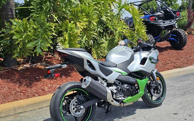 2024 Kawasaki Ninja 7 Hybrid ABS