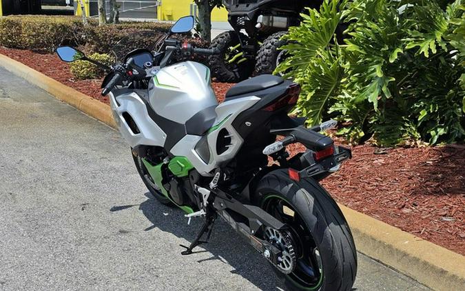 2024 Kawasaki Ninja 7 Hybrid ABS