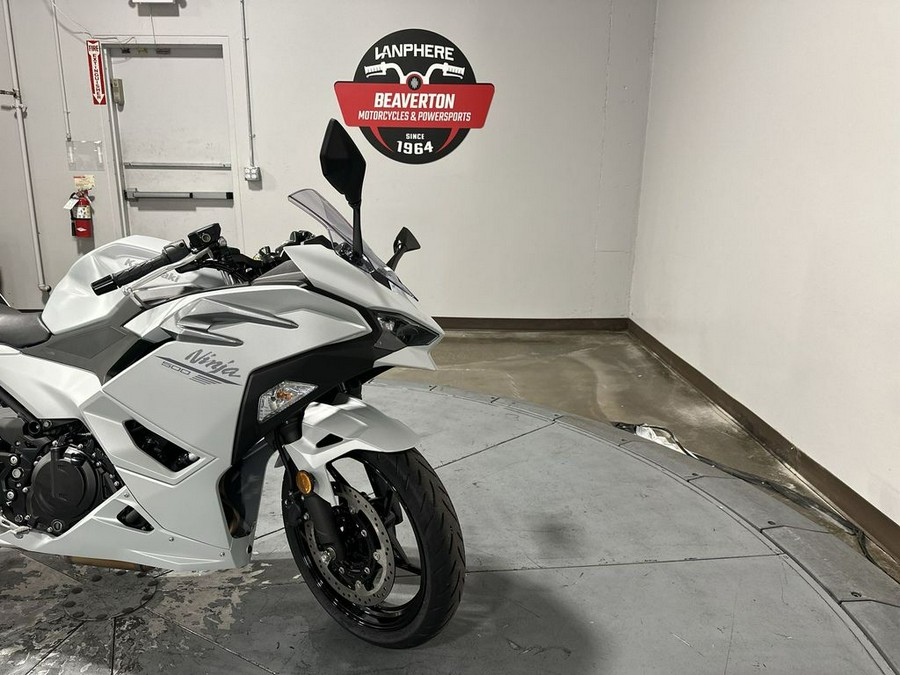2025 Kawasaki Ninja® 500 Base