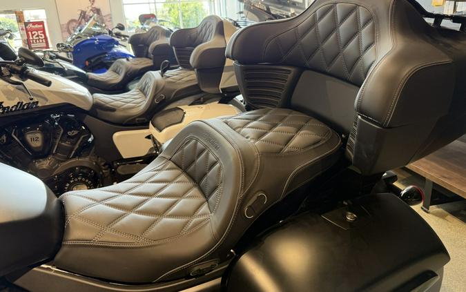 2026 Indian Pursuit Dark Horse
