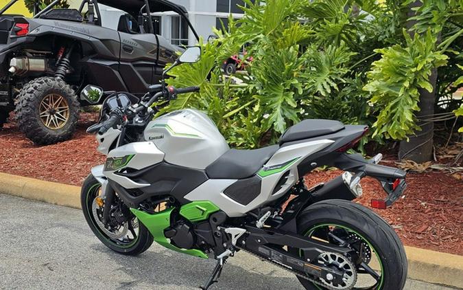 2024 Kawasaki Z7 Hybrid ABS