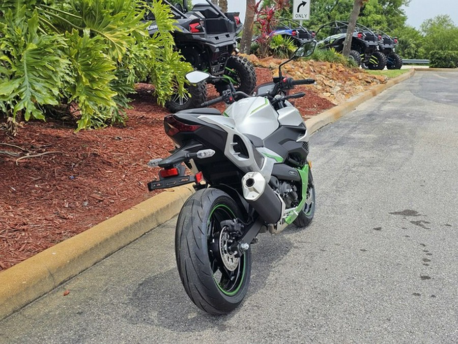 2024 Kawasaki Z7 Hybrid ABS