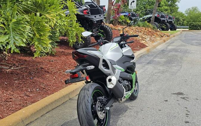 2024 Kawasaki Z7 Hybrid ABS