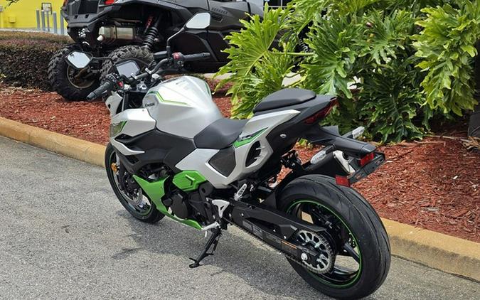 2024 Kawasaki Z7 Hybrid ABS