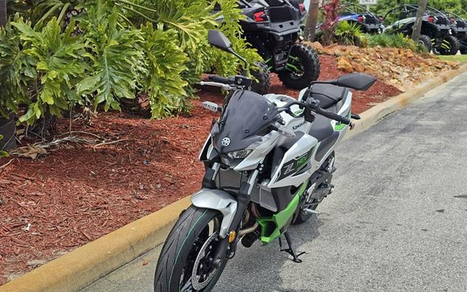 2024 Kawasaki Z7 Hybrid ABS