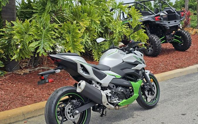 2024 Kawasaki Z7 Hybrid ABS