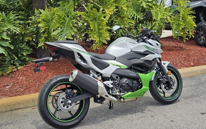 2024 Kawasaki Z7 Hybrid ABS