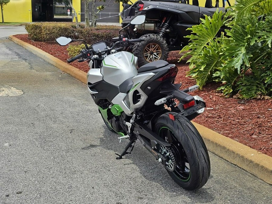 2024 Kawasaki Z7 Hybrid ABS