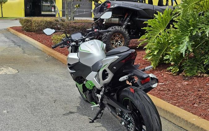 2024 Kawasaki Z7 Hybrid ABS