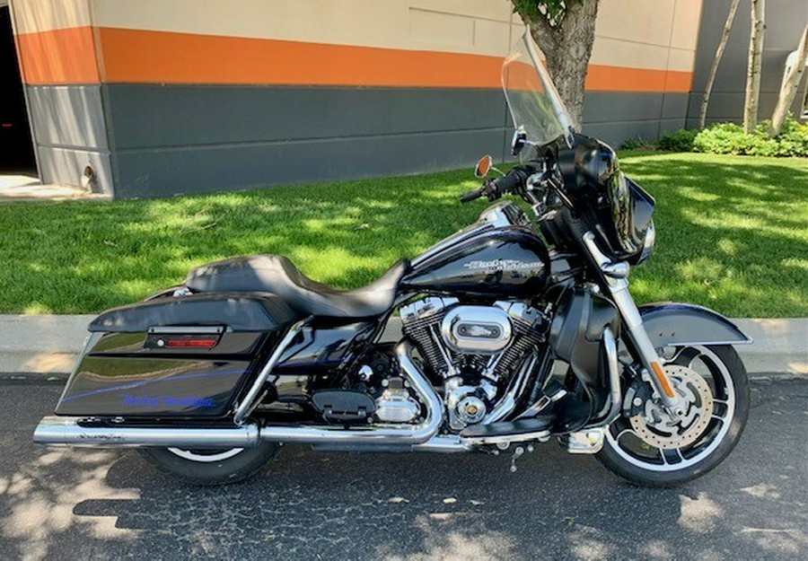 2013 Harley-Davidson Street Glide Midnight Pearl