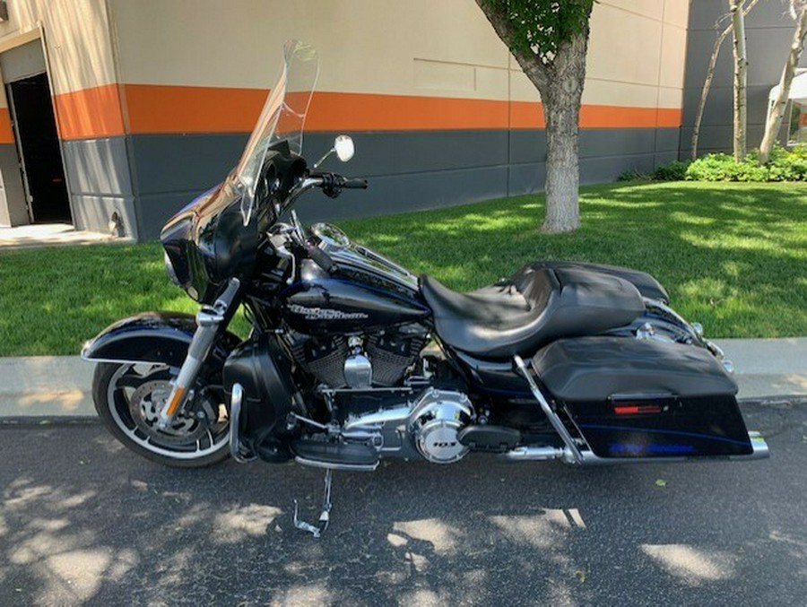 2013 Harley-Davidson Street Glide Midnight Pearl