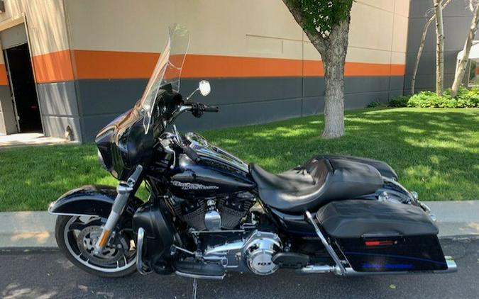 2013 Harley-Davidson Street Glide Midnight Pearl