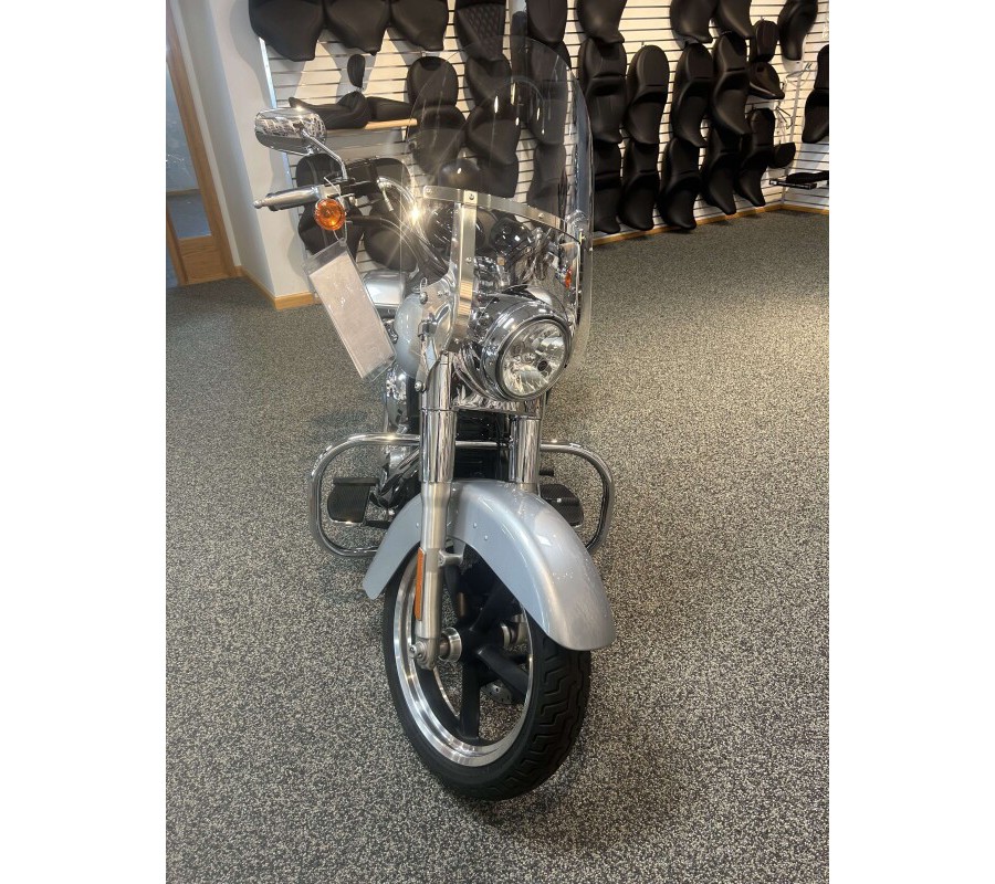 2014 Harley-Davidson® FLD Switchback™