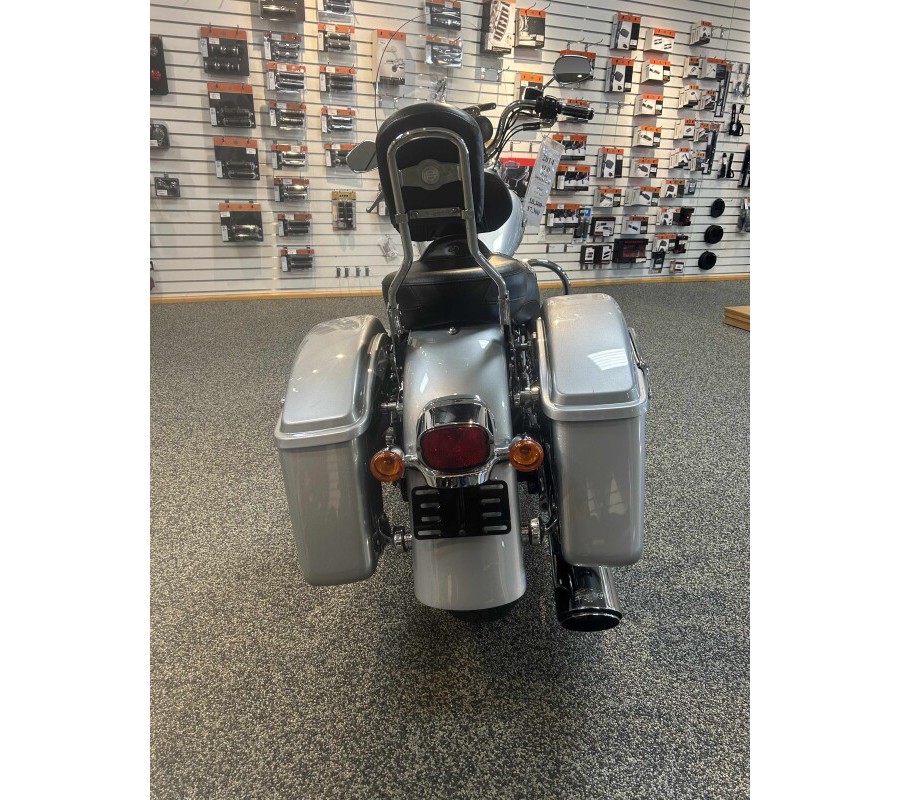 2014 Harley-Davidson® FLD Switchback™