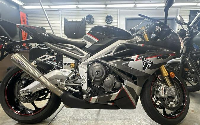 2020 Triumph Daytona Moto2 765 Limited Edition Second Look (+ 27 Photos)