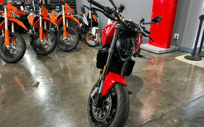 2024 Ducati Monster