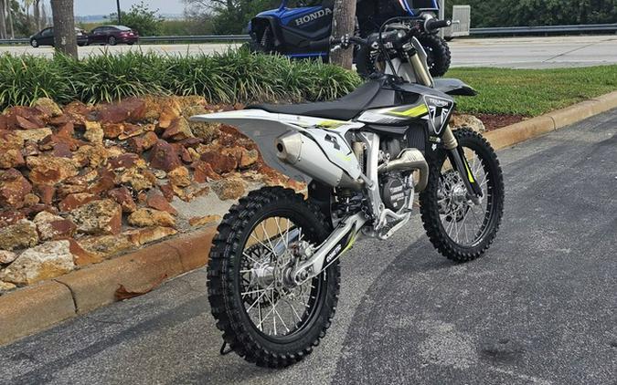 2025 Triumph TF 450-RC Edition Jet Black/Pure White 450-RC Edition