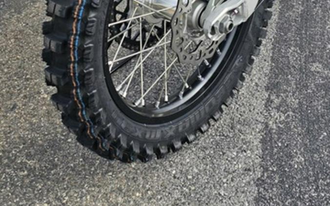 2025 Triumph TF 450-RC Edition Jet Black/Pure White 450-RC Edition