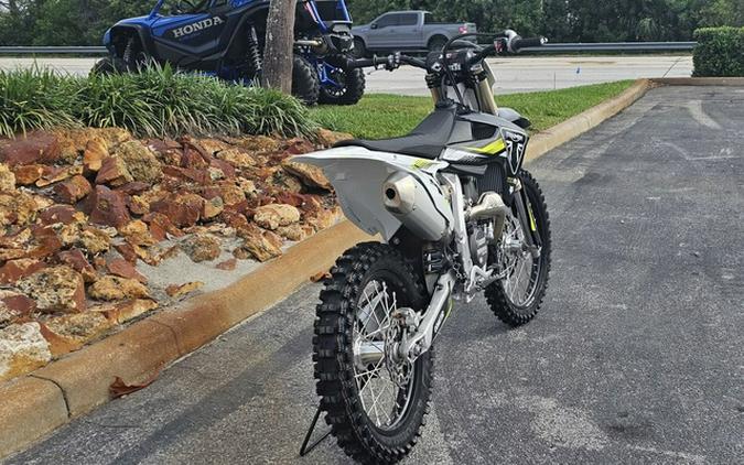 2025 Triumph TF 450-RC Edition Jet Black/Pure White 450-RC Edition