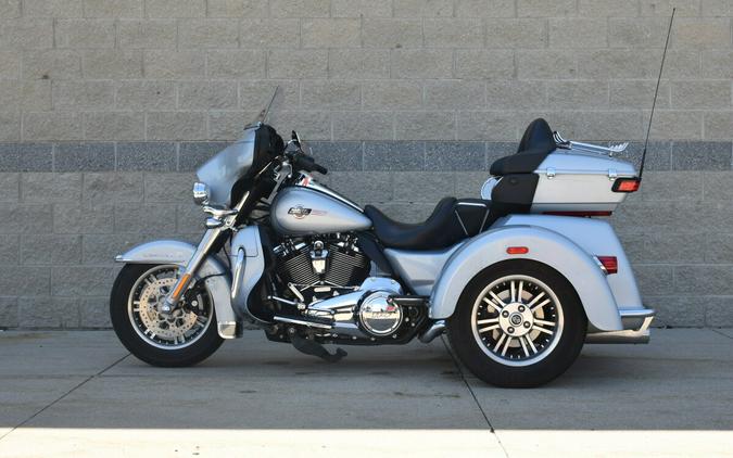 2023 Harley-Davidson Tri Glide Ultra FLHTCUTG