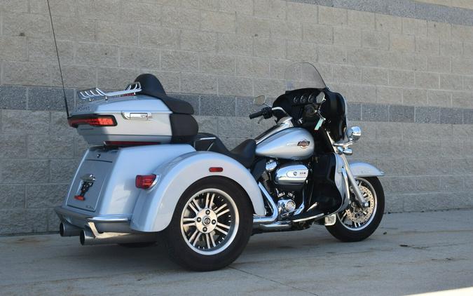 2023 Harley-Davidson Tri Glide Ultra FLHTCUTG