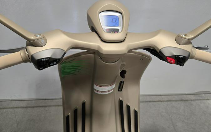 2024 Vespa 946 Dragon 150