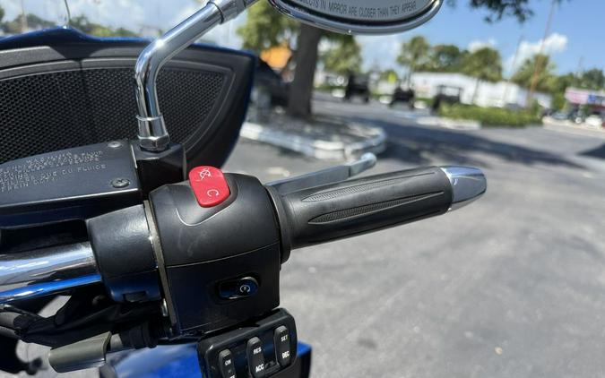 2014 Victory Motorcycles Cross Country Tour Two-Tone Sonic Blue Silver