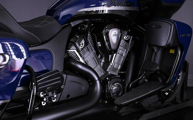 2024 Indian Motorcycle® Pursuit® Dark Horse® with PowerBand Audio Package Springfield Blue