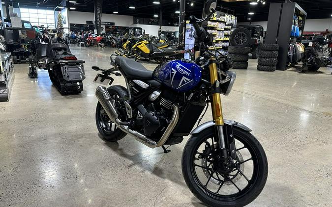 2025 Triumph Speed 400 Carnival Red / Storm Grey