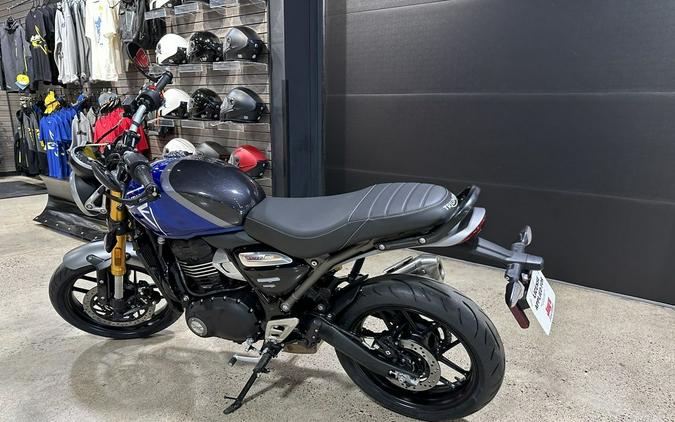 2025 Triumph Speed 400 Carnival Red / Storm Grey