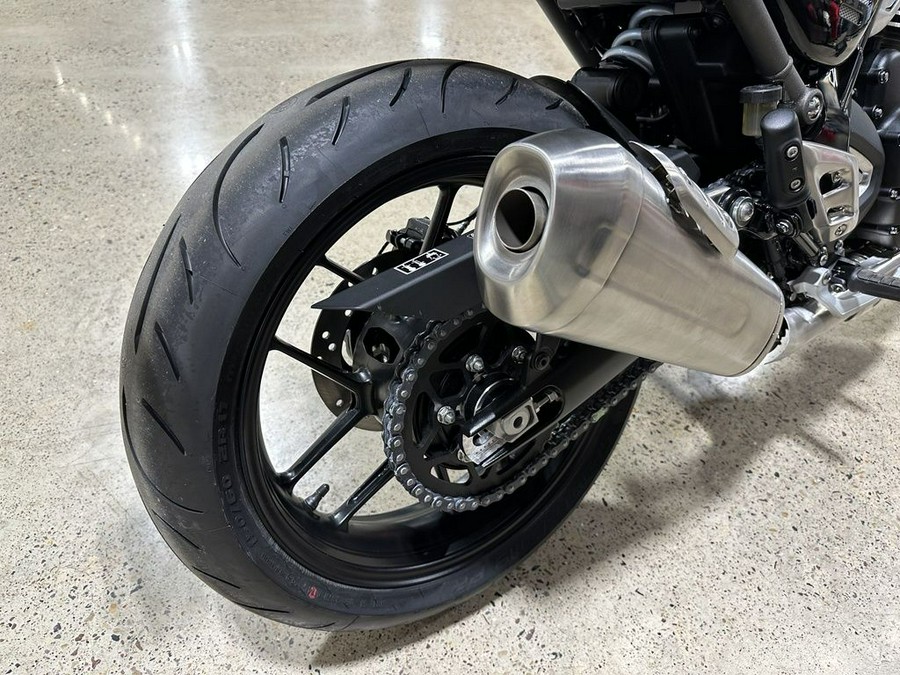 2025 Triumph Speed 400 Carnival Red / Storm Grey